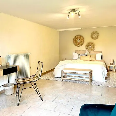 2 Bed On The Dordogne River 公寓 *